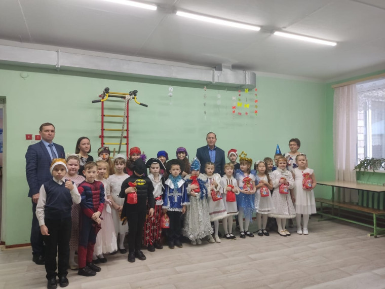 Подарок от ООО "Родина".